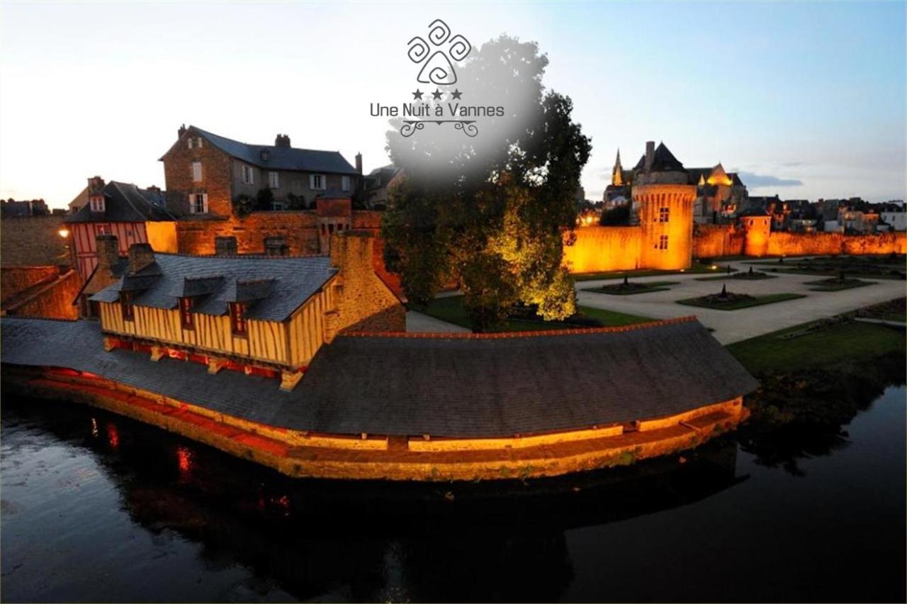 Centre Ville A Pied Appt Avec Sauna, Linge, Wifi, Stationnement Gratuit Vannes Luaran gambar